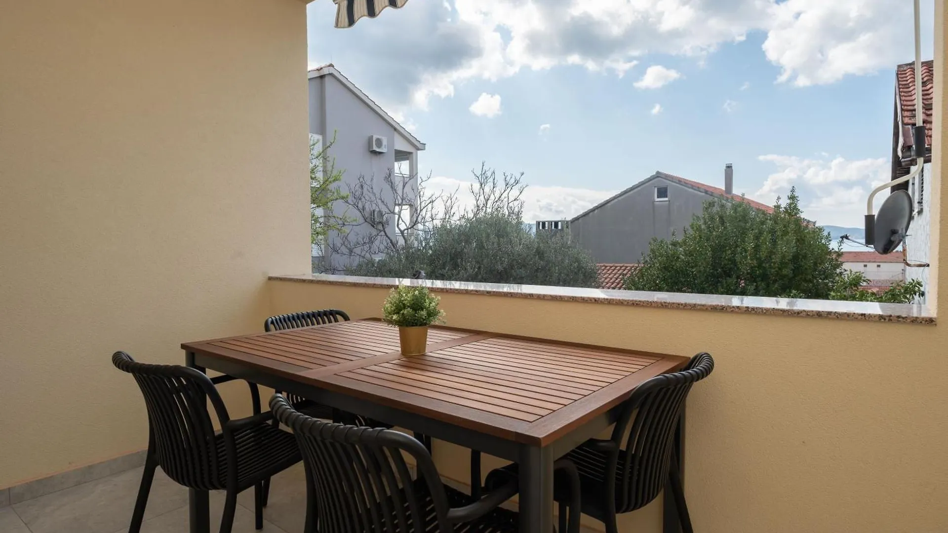 Apartment Mm Sukošan 0*,