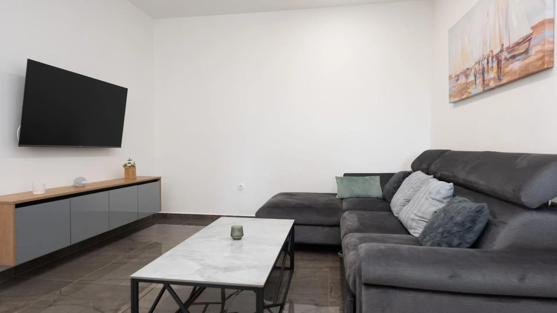 Apartment Mm Sukosan 0*,